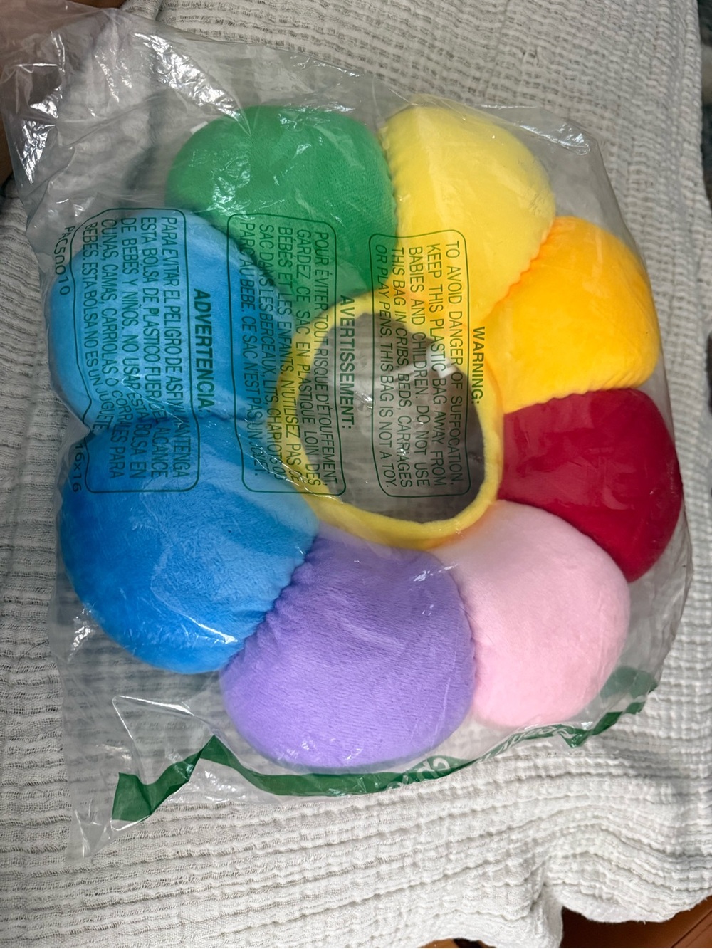 Plush Rainbow Flower Pet Toy - Multicolor Soft Playflower